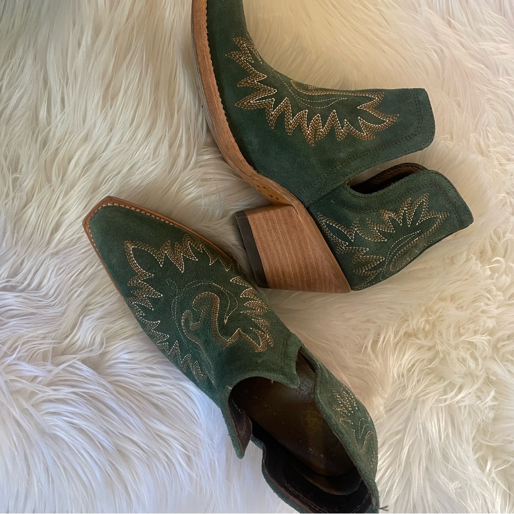 ARIAT Green Suede Western Ankle Boots